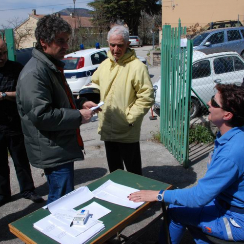 Soccorsi in Abruzzo 08/04 n. 13 / 37394