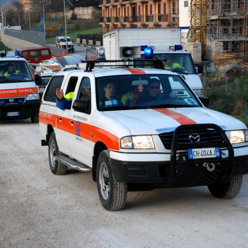 Partenza dall'Aquila primo contingente volontari 16 / 37800