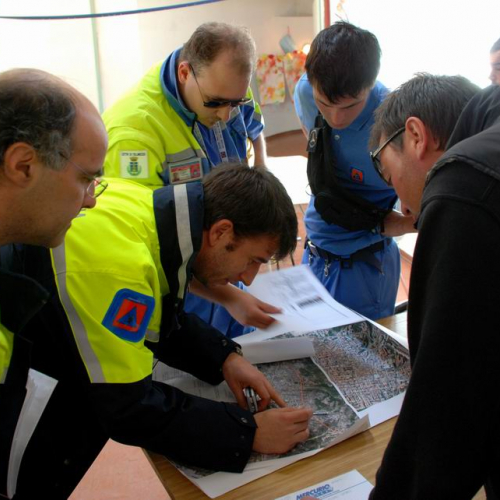 Soccorsi in Abruzzo 08/04 n. 15 / 37396