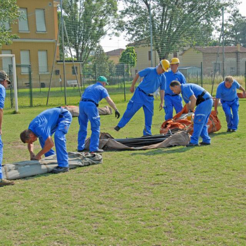 Attivit‡ dei volontari a Quarantoli n. 9 / 82049