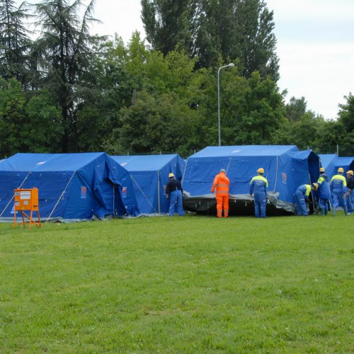 Allestimento campo a Mirandola  n. 8 / 81274