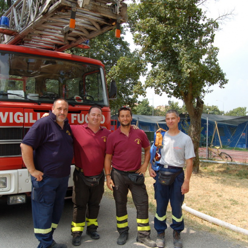 Attivit‡ dei volontari 8 colonna mobile n. 6 / 84063