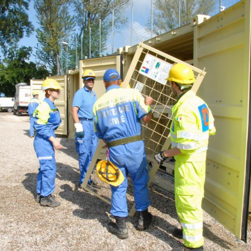 Attivit‡ dei volontari a Mirandola n. 11 / 81360