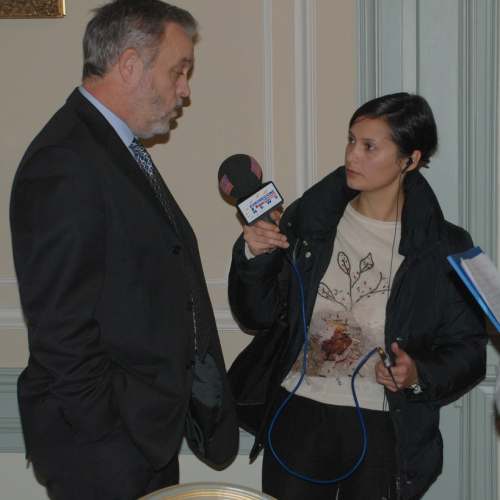 Conferenza stampa n. 9 / 33000