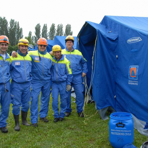 Allestimento campo a Mirandola  n. 9 / 81275