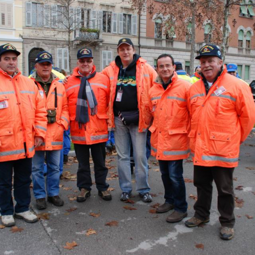 Sfilata e discorsi autorit‡ 2 / 33035