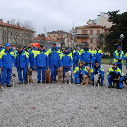 Sfilata e discorsi autorit‡ 3 / 33036