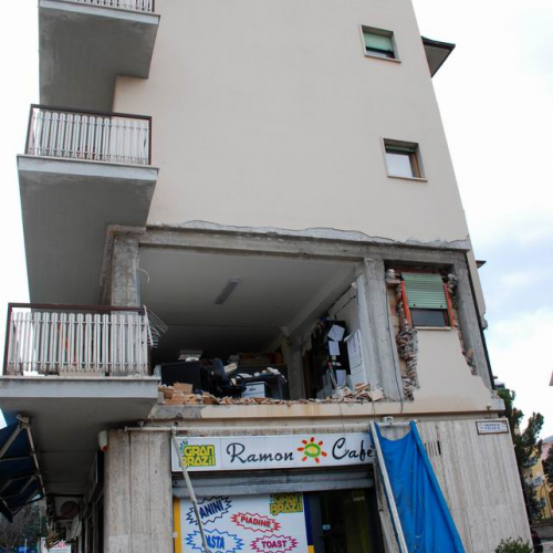 Terremoto Abruzzo 2009 n. 12 / 37515