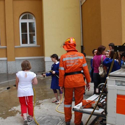 Prova evacuazione scuola Italo Svevo 04/06 n. 37 / 52979