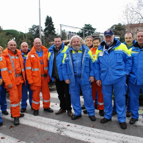 Sfilata e discorsi autorit‡ 11 / 33044