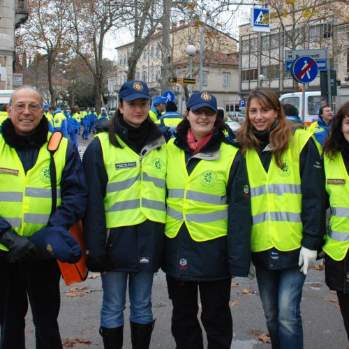 Sfilata e discorsi autorit‡ 12 / 33045