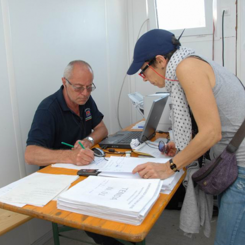 Attivit‡ dei volontari a Mirandola n. 21 / 82120