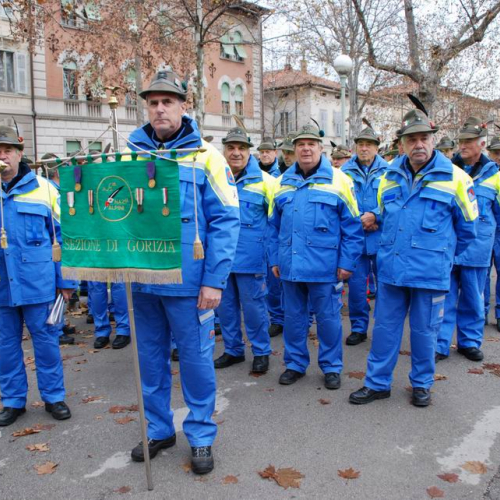 Sfilata e discorsi autorit‡ 14 / 33047