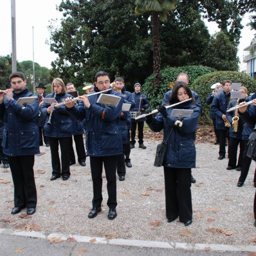 Sfilata e discorsi autorit‡ 15 / 33048