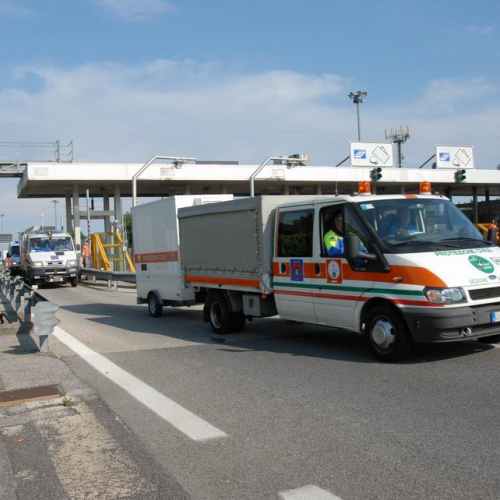Terza colonna mobile n. 25 / 81975
