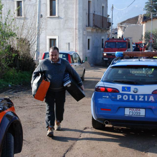 Abruzzo 07/04/09 n. 16 / 37264