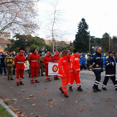 Sfilata e discorsi autorit‡ 34 / 33067