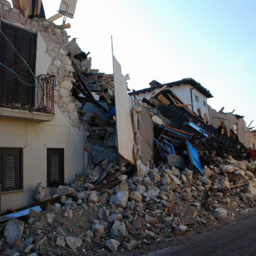 Abruzzo 07/04/09 n. 17 / 37265