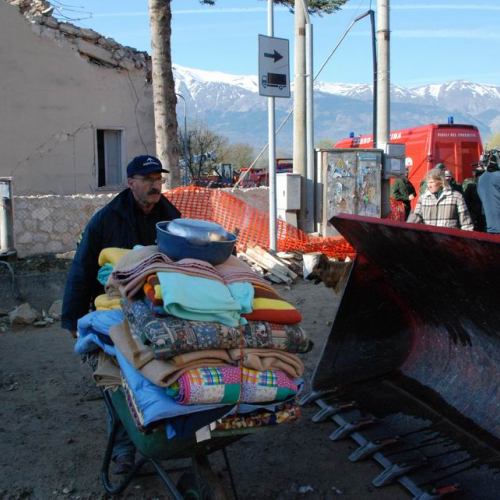 Abruzzo 07/04/09 n. 18 / 37266