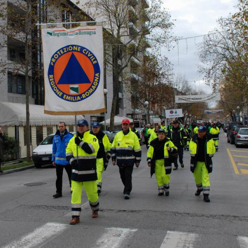 Sfilata e discorsi autorit‡ 37 / 33070