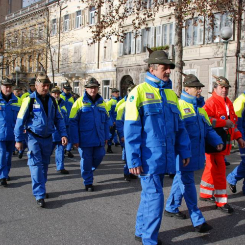 Sfilata e discorsi autorit‡ 38 / 33071