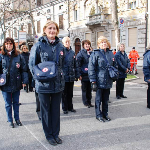 Sfilata e discorsi autorit‡ 42 / 33075