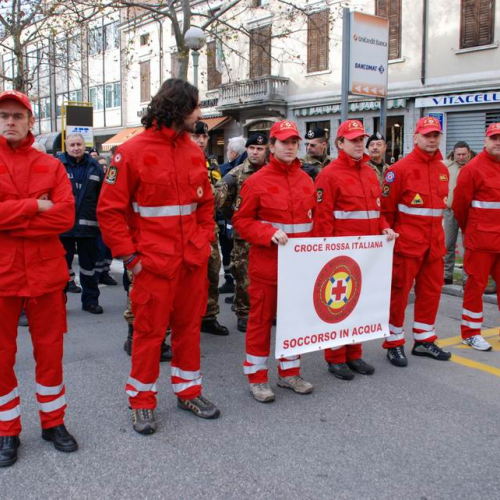 Sfilata e discorsi autorit‡ 44 / 33077