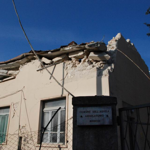 Abruzzo 07/04/09 n. 25 / 37273