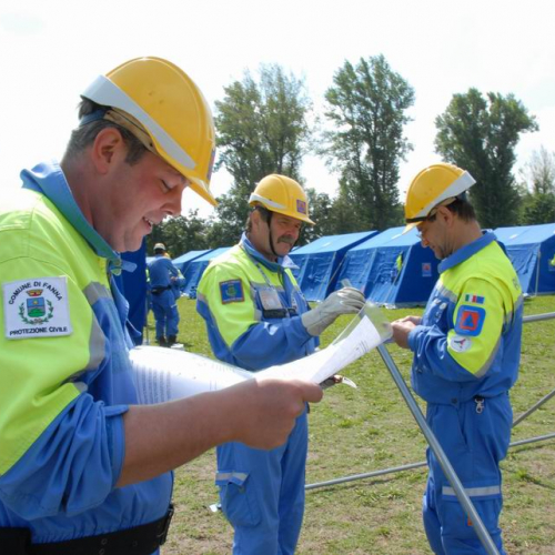 Attivit‡ dei volontari a Mirandola n. 30 / 81379