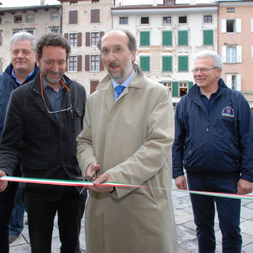 Inaugurazione stand 08/05/10 n. 6 / 51146