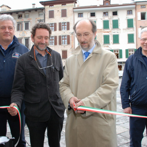 Inaugurazione stand 08/05/10 n. 8 / 51148