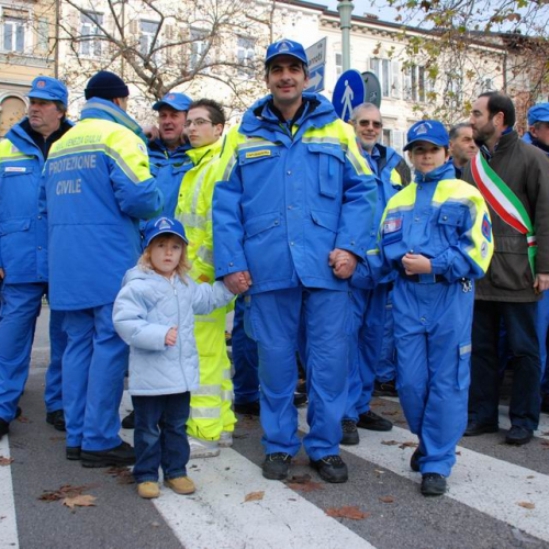 Sfilata e discorsi autorit‡ 50 / 33083