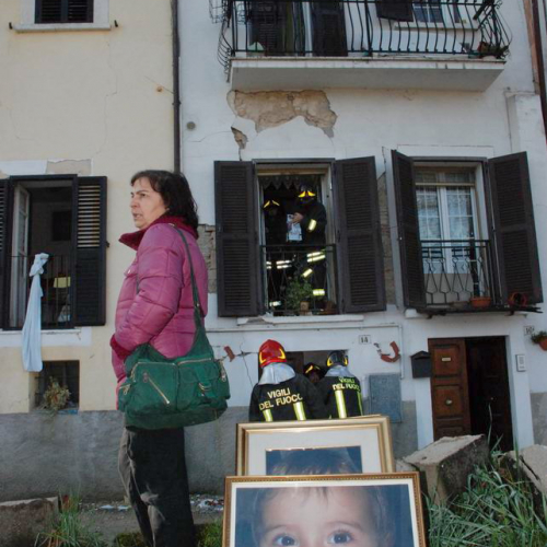 Abruzzo 07/04/09 n. 27 / 37275