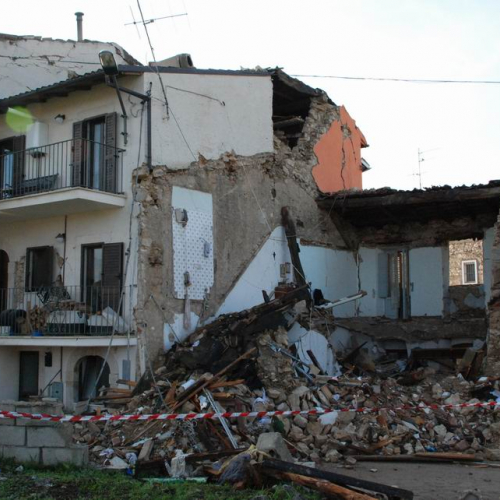 Abruzzo 07/04/09 n. 28 / 37276