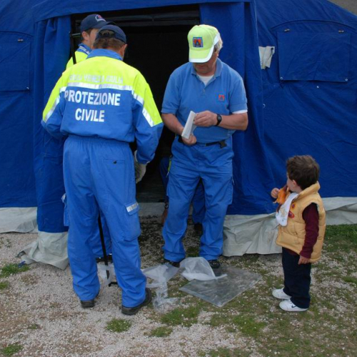 Soccorsi in Abruzzo 08/04 n. 37 / 37418