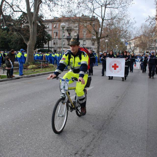 Sfilata e discorsi autorit‡ 55 / 33088