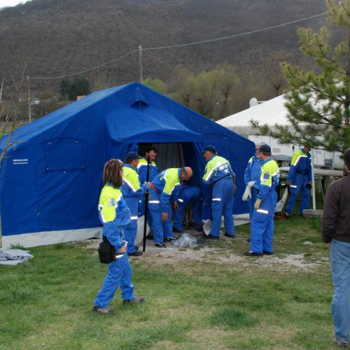 Soccorsi in Abruzzo 08/04 n. 38 / 37419