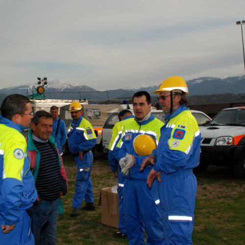 Soccorsi in Abruzzo 08/04 n. 39 / 37420