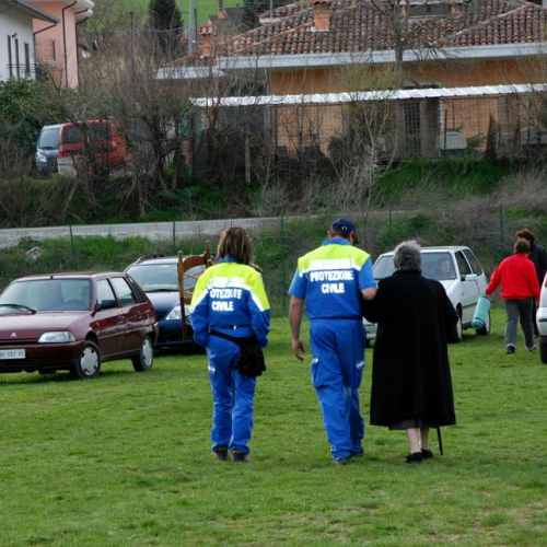 Soccorsi in Abruzzo 08/04 n. 40 / 37421