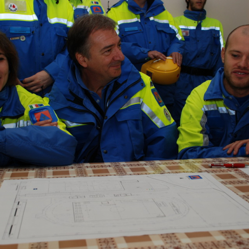 Corso in presenza di montaggio tende n. 35 / 100813