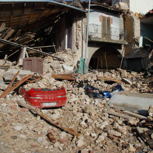 Abruzzo 07/04/09 n. 34 / 37282