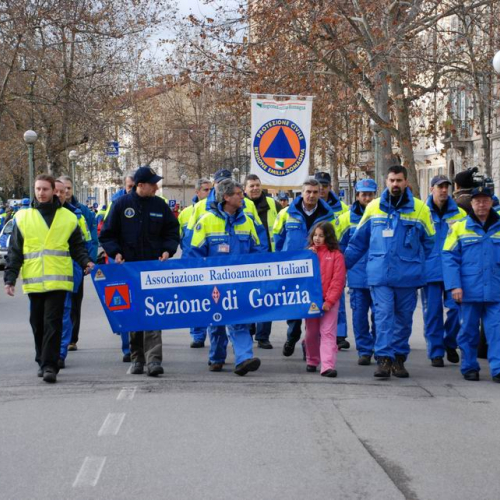 Sfilata e discorsi autorit‡ 66 / 33099