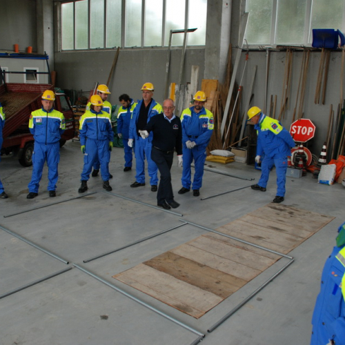 Corso in presenza di montaggio tende n. 43 / 100821