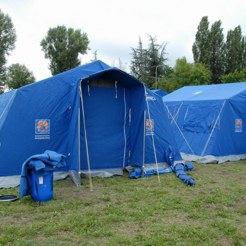 Allestimento campo a Mirandola  n. 32 / 81298