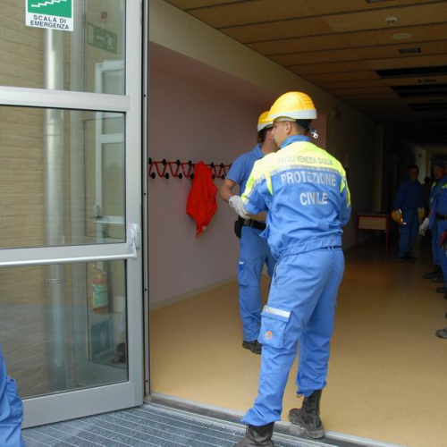 Attivit‡ dei volontari a Mirandola n. 45 / 81394