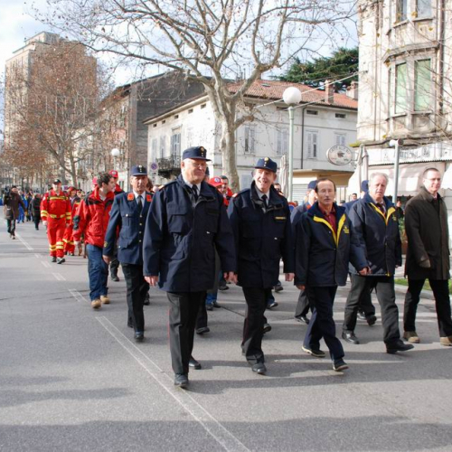 Sfilata e discorsi autorit‡ 72 / 33105