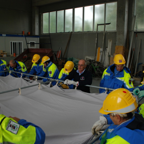 Corso in presenza di montaggio tende n. 49 / 100827