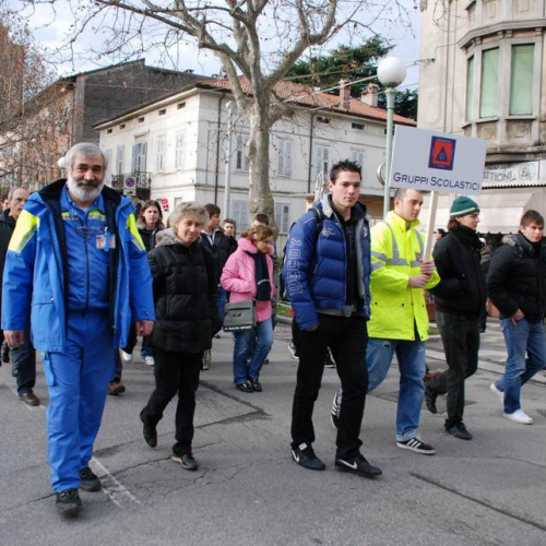 Sfilata e discorsi autorit‡ 74 / 33107