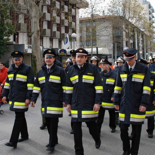 Sfilata e discorsi autorit‡ 78 / 33111