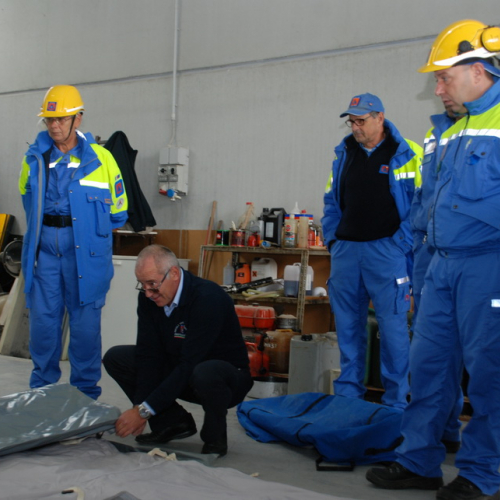 Corso in presenza di montaggio tende n. 55 / 100833